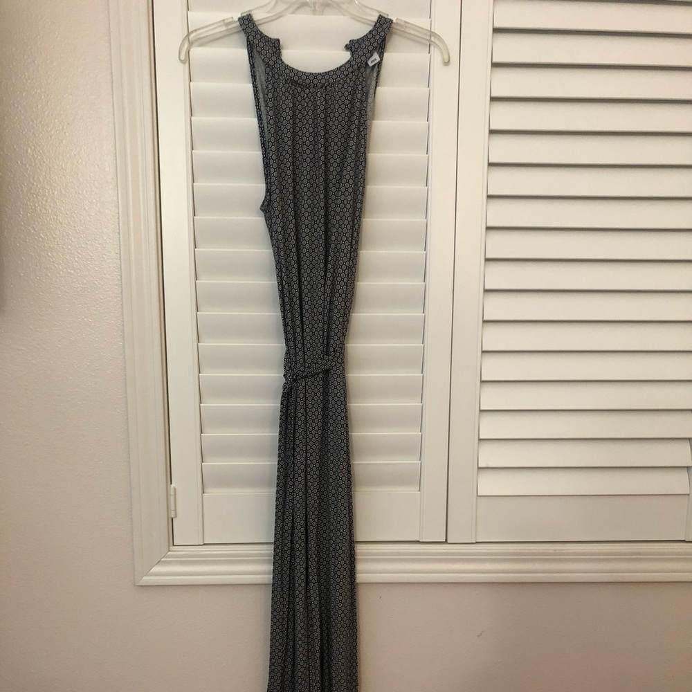 Old Navy, black and white, ankle length sleeveless dress, size small